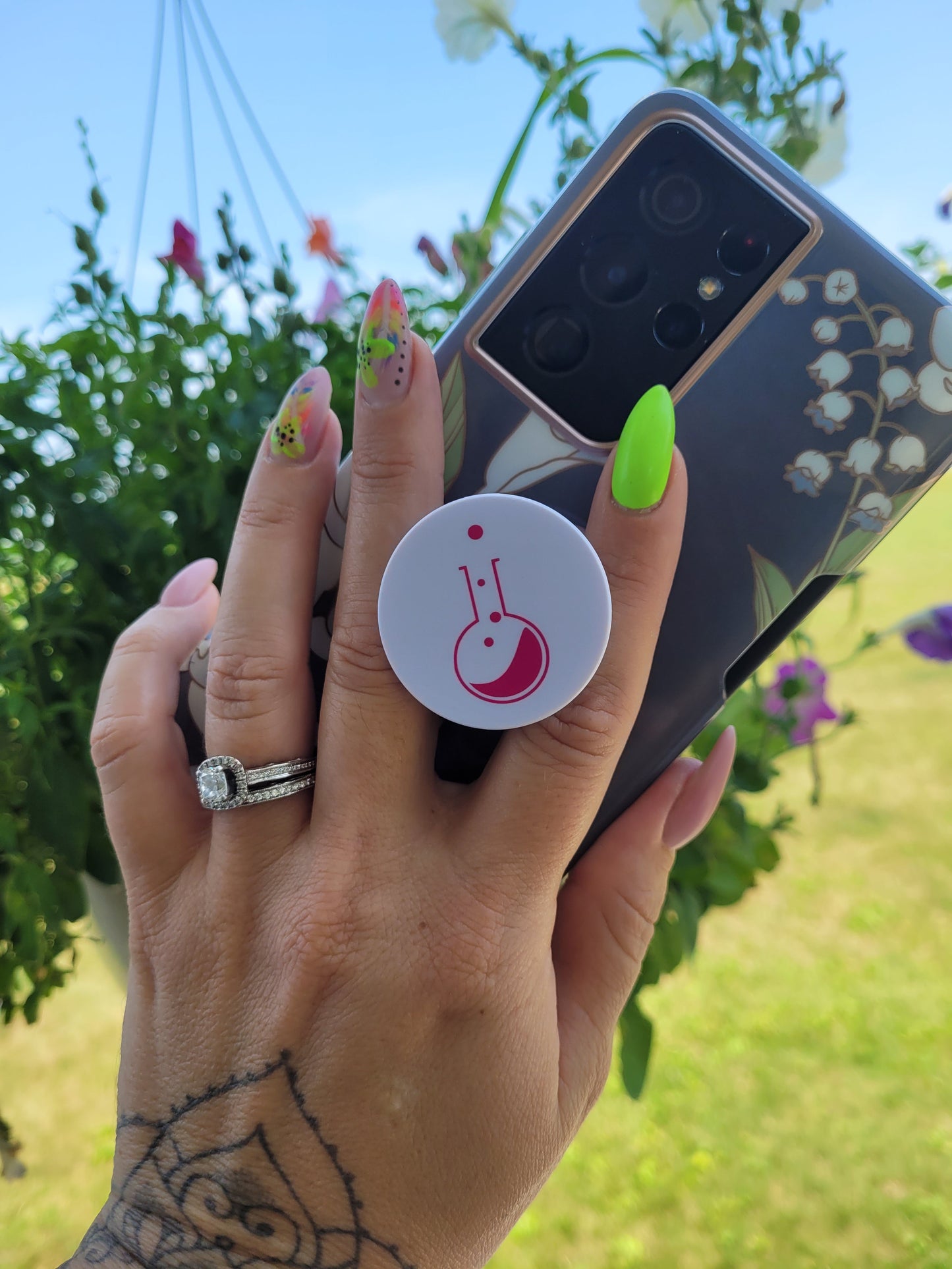 LE Phone Grip Accessory
